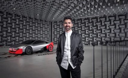 Un compositore disegna i suoni delle auto del futuro